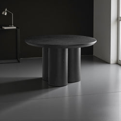 Ronde Japandi eettafel – Zwart mangohout met drie poten