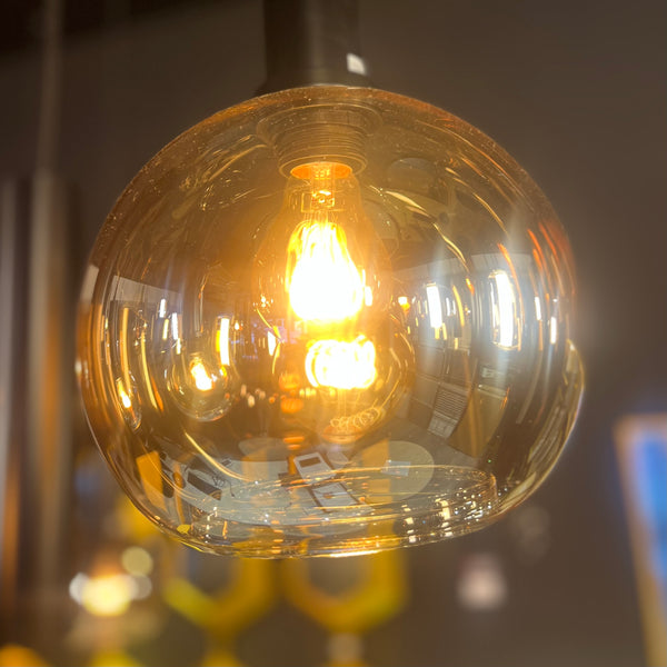 Amber Eettafel Hanglamp – 2 Glasbollen + 3 Buisspots – Eettafel 5 Lichtpunten