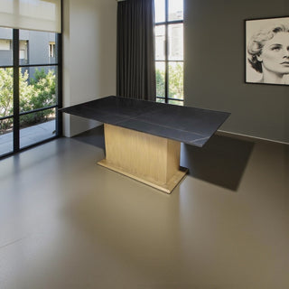 Eettafel Keramiek – Zwart blad met gouden Japandi-stijl poot