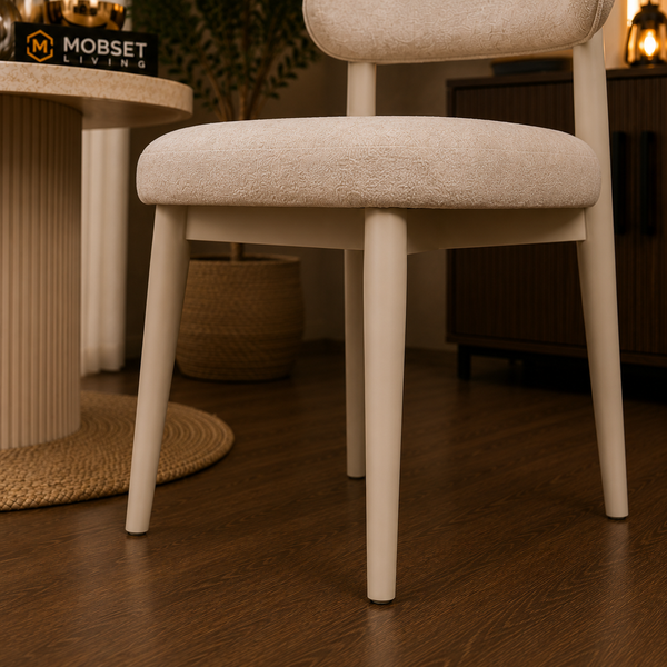 Japandi Eetkamerstoel Beige Met Taupe kleurige poten - Larina